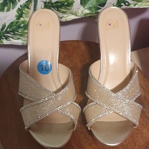Perfect pair of cork wedge Women 10 bling